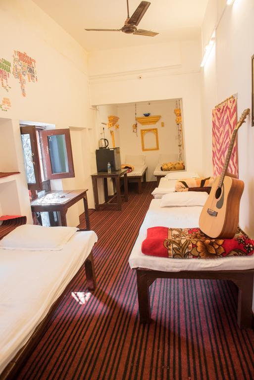 Kanha Paying Guest House Varanasi Exterior photo