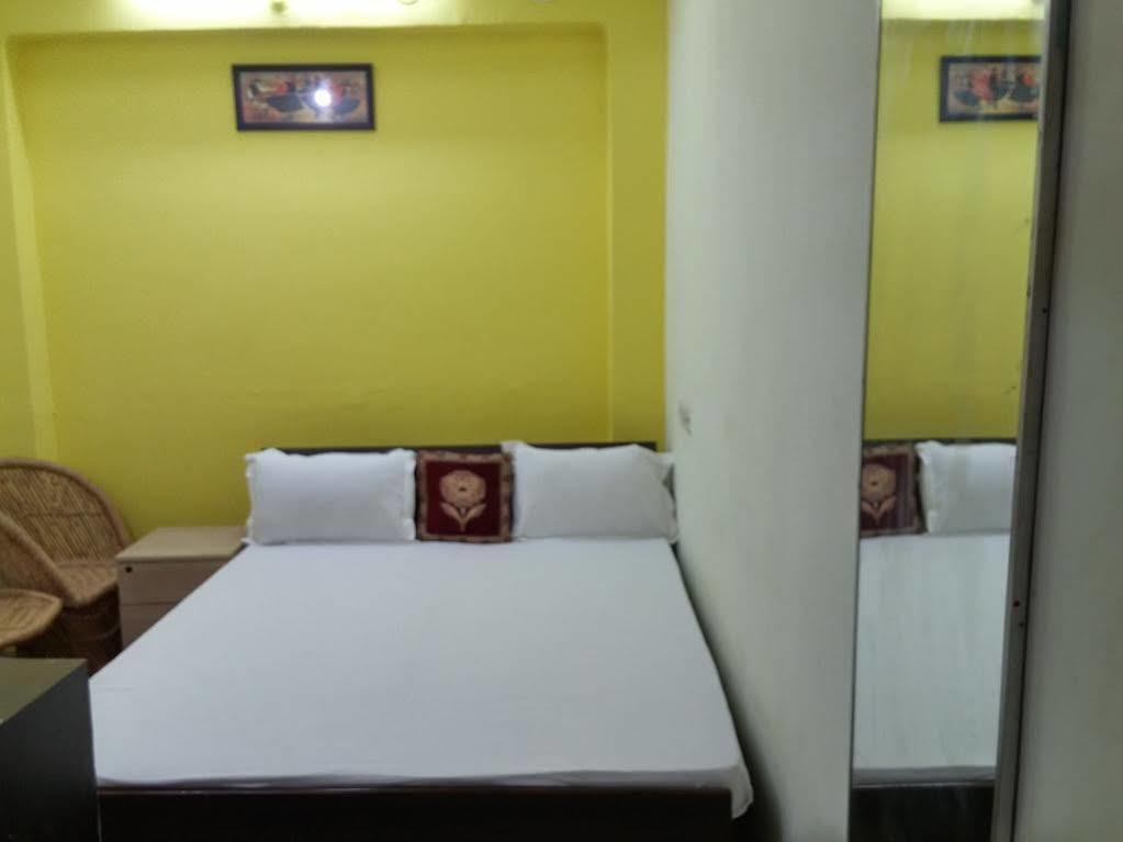 Kanha Paying Guest House Varanasi Exterior photo